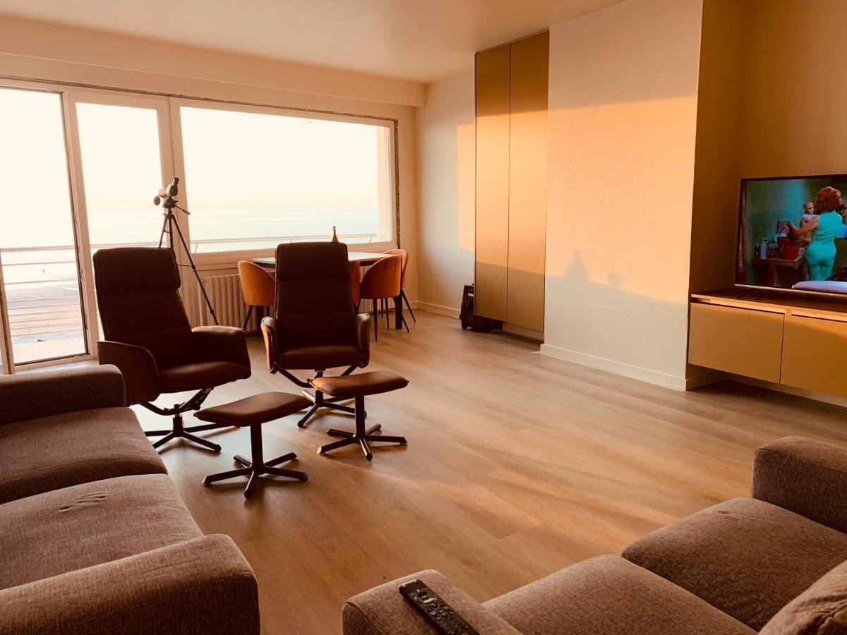 Parel aan het strand Oostende Buitenkant foto